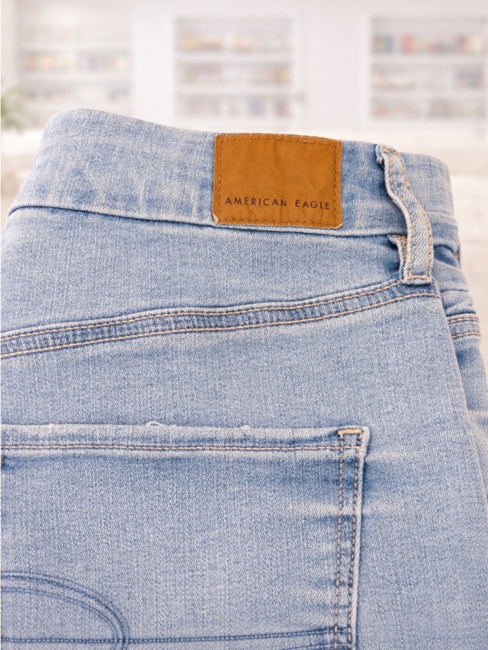 American EagleLight Blue Women's Flared Jeans new with tags - Picture 2 of 4
